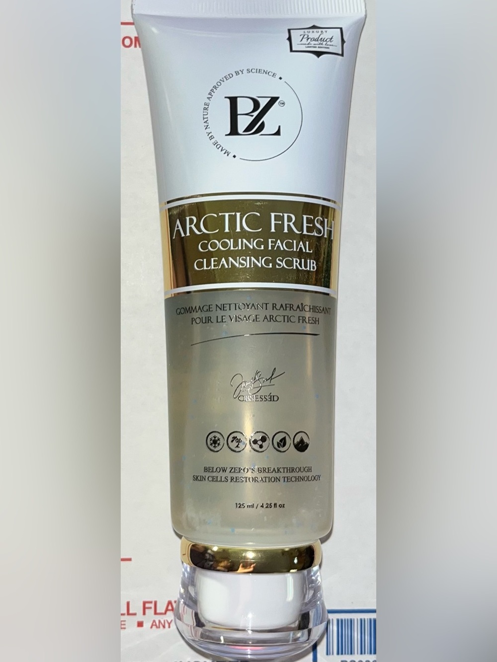 Below Zero Arctic Fresh Cooling Facial Cleansing Scrub